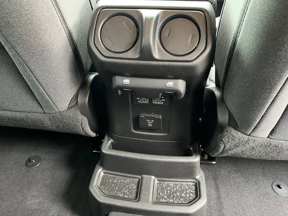 2025 Jeep JL Wrangler - Image 18 of 20
