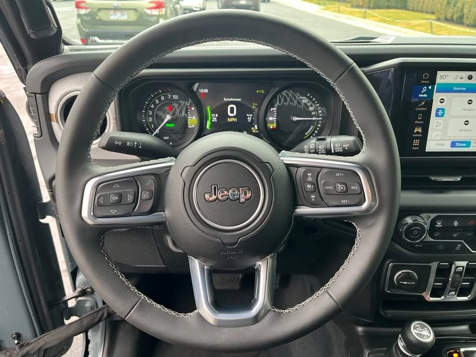 2025 Jeep JL Wrangler - Image 11 of 20