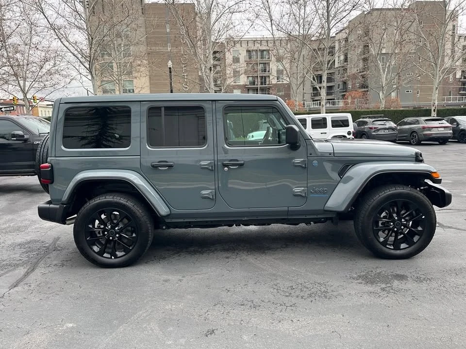 2025 Jeep JL Wrangler - Image 5 of 20