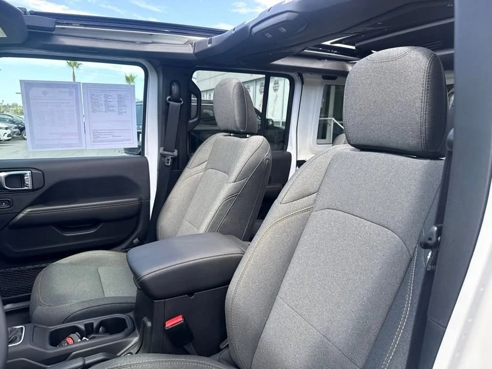 2025 Jeep JL Wrangler - Image 15 of 15