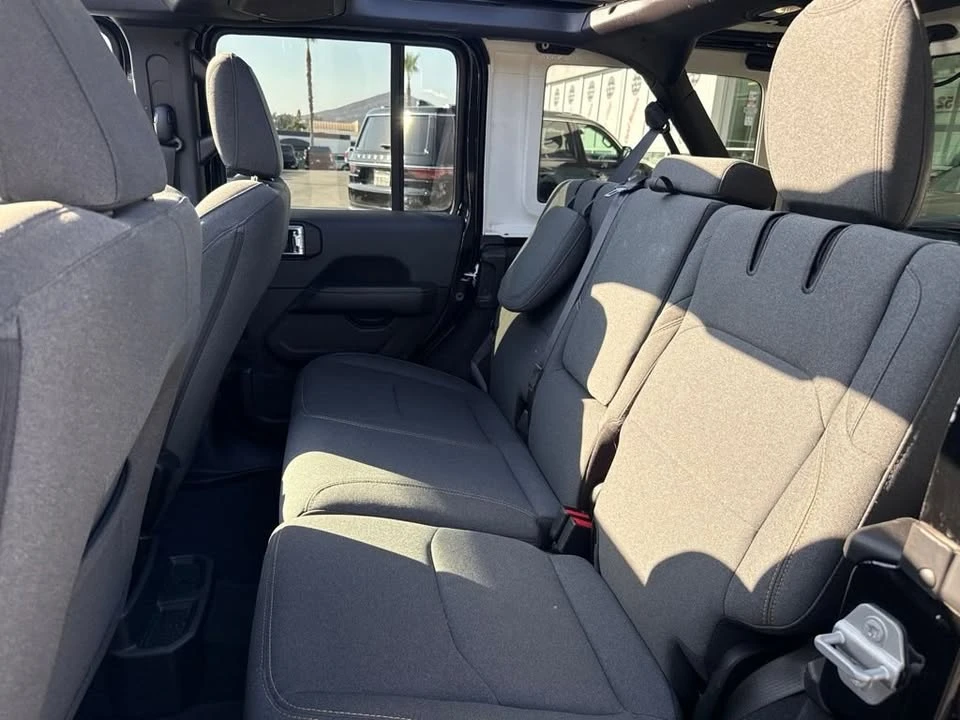 2025 Jeep JL Wrangler - Image 16 of 19