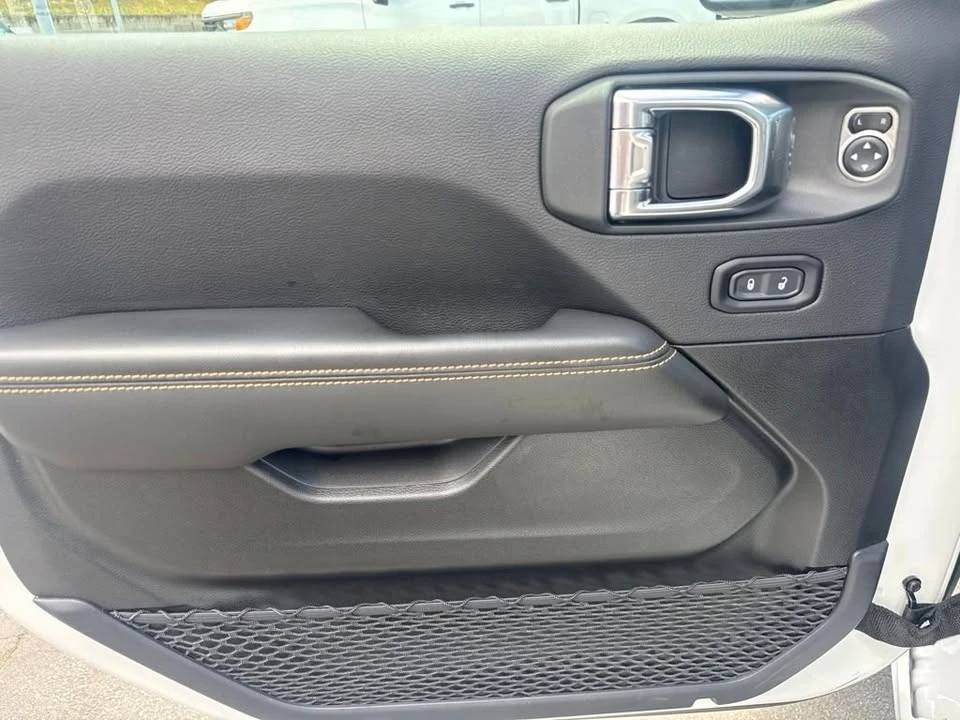 2025 Jeep JL Wrangler - Image 13 of 15
