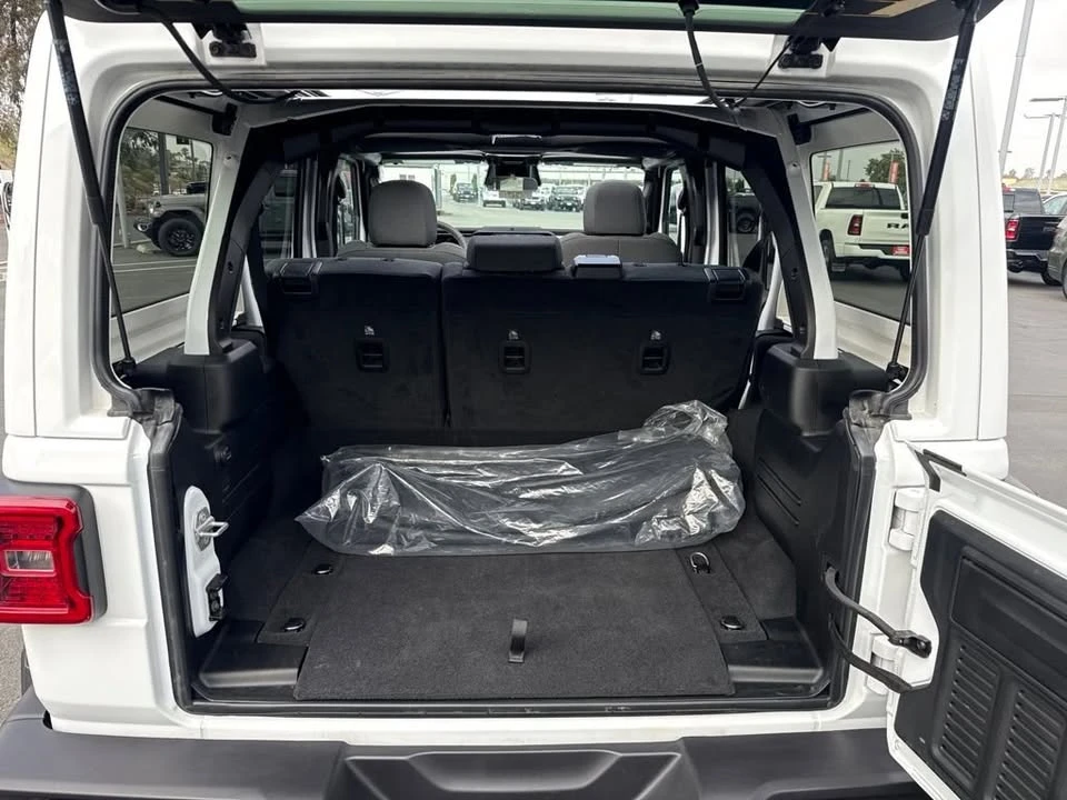 2025 Jeep JL Wrangler - Image 6 of 9