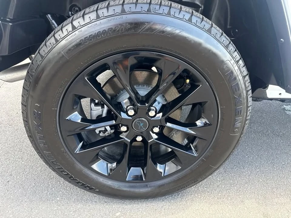 2025 Jeep JL Wrangler - Image 10 of 15
