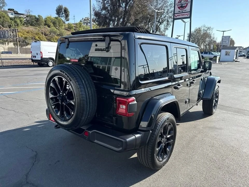 2025 Jeep JL Wrangler - Image 8 of 19