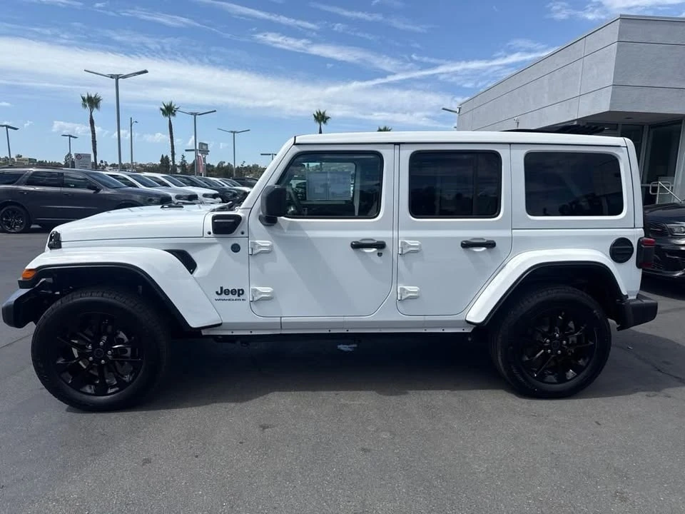 2025 Jeep JL Wrangler - Image 3 of 15