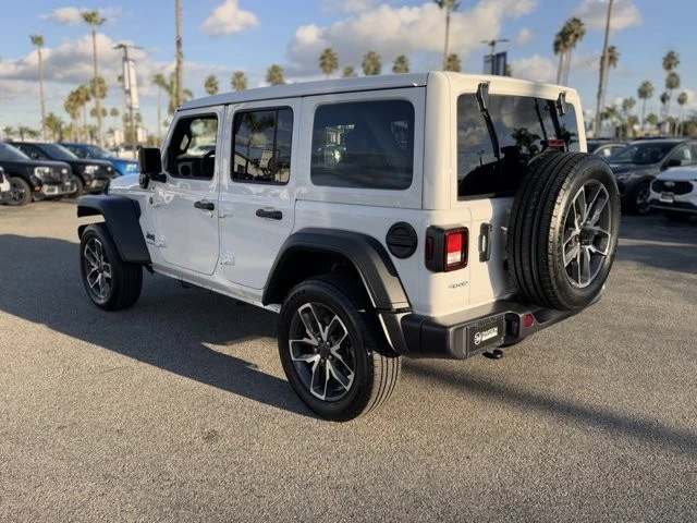 2025 Jeep JL Wrangler - Image 10 of 12