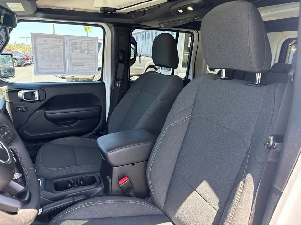 2025 Jeep JL Wrangler - Image 13 of 14