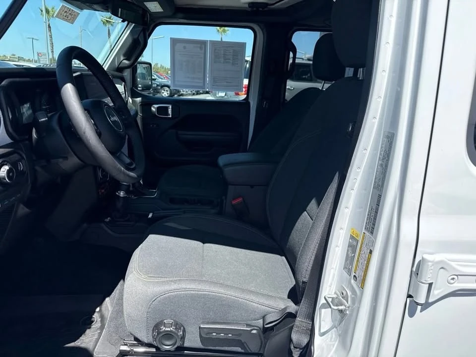2025 Jeep JL Wrangler - Image 12 of 14