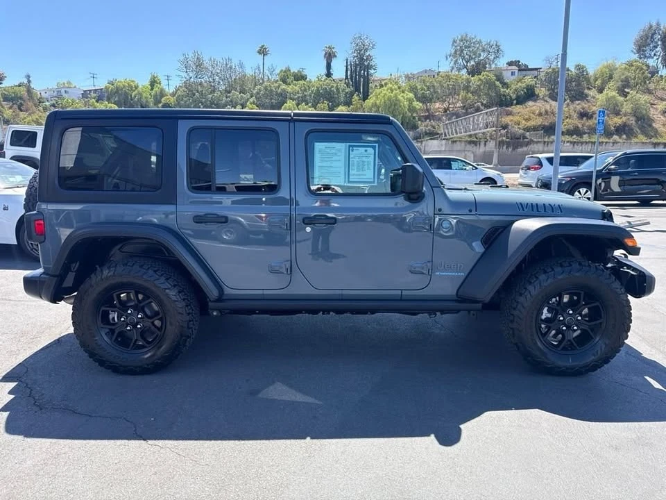 2025 Jeep JL Wrangler - Image 9 of 15