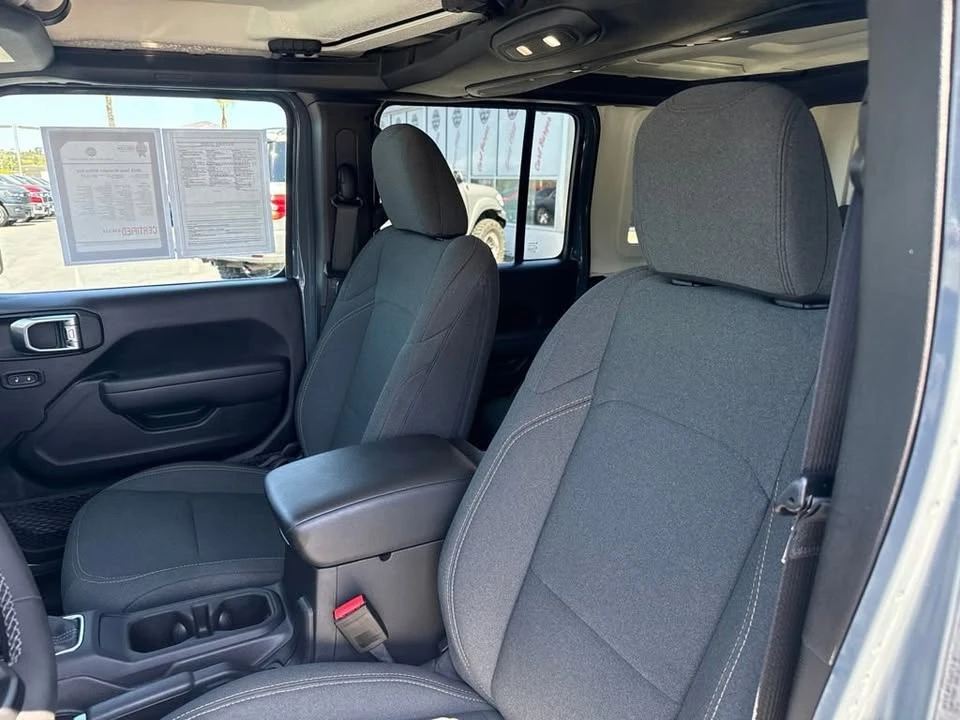 2025 Jeep JL Wrangler - Image 14 of 15