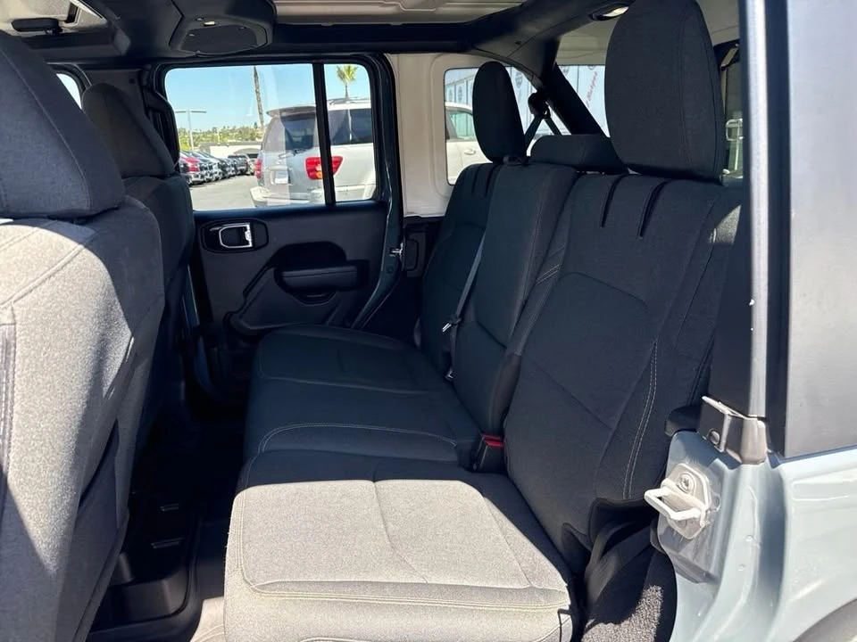 2025 Jeep JL Wrangler - Image 15 of 15