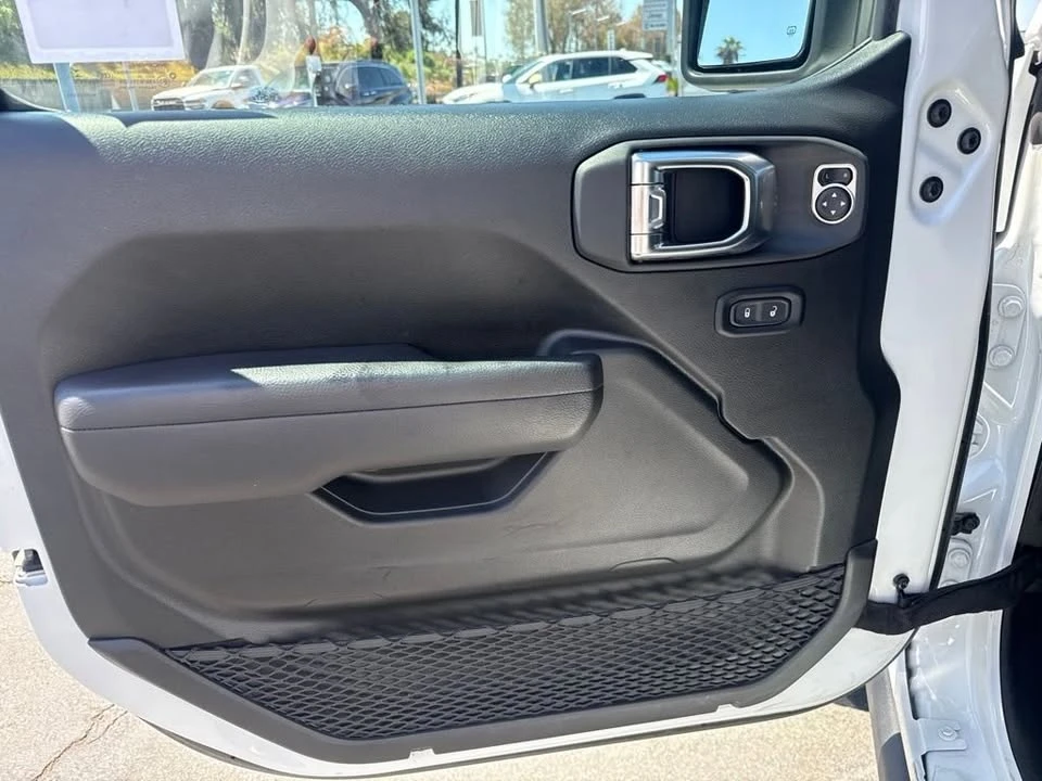 2025 Jeep JL Wrangler - Image 11 of 14