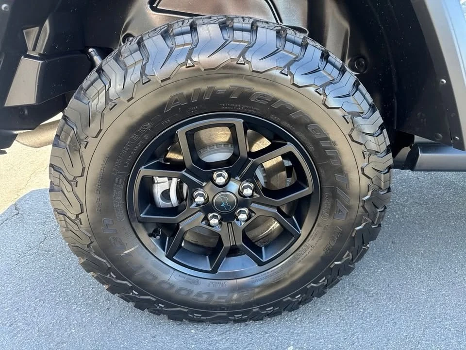 2025 Jeep JL Wrangler - Image 10 of 15