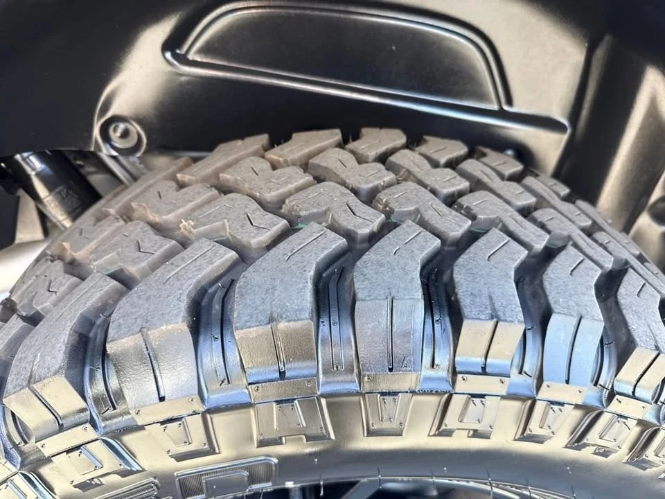 2025 Jeep JL Wrangler - Image 10 of 14
