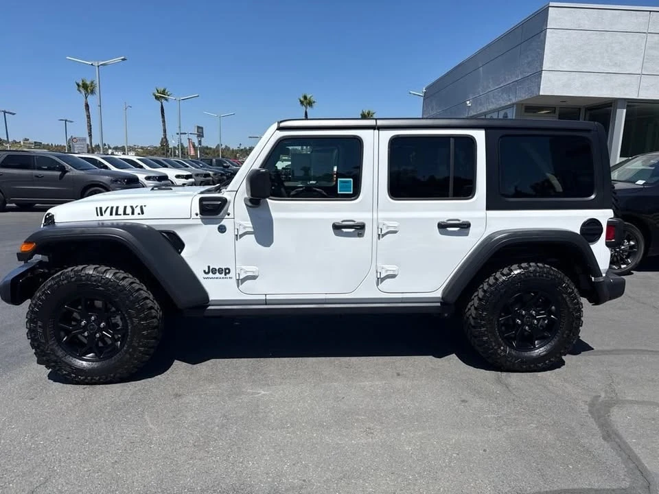 2025 Jeep JL Wrangler - Image 3 of 14