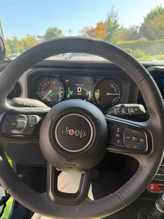 2025 Jeep JL Wrangler - Image 8 of 10