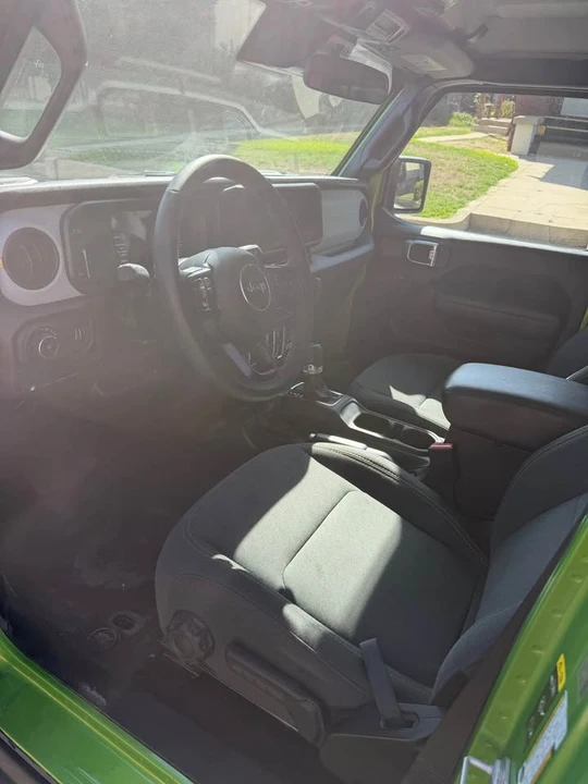 2025 Jeep JL Wrangler - Image 7 of 10