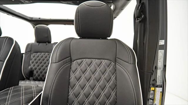 2025 Jeep JL Wrangler - Image 11 of 15