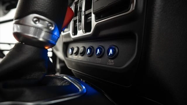 2025 Jeep JL Wrangler - Image 14 of 15