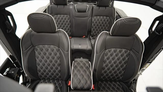 2025 Jeep JL Wrangler - Image 9 of 15