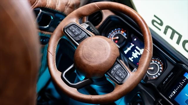 2025 Jeep JL Wrangler - Image 25 of 31