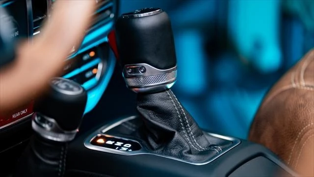 2025 Jeep JL Wrangler - Image 27 of 31