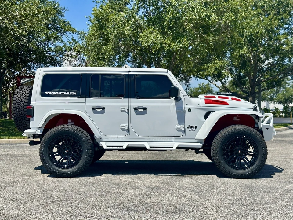 2025 Jeep JL Wrangler - Image 7 of 21