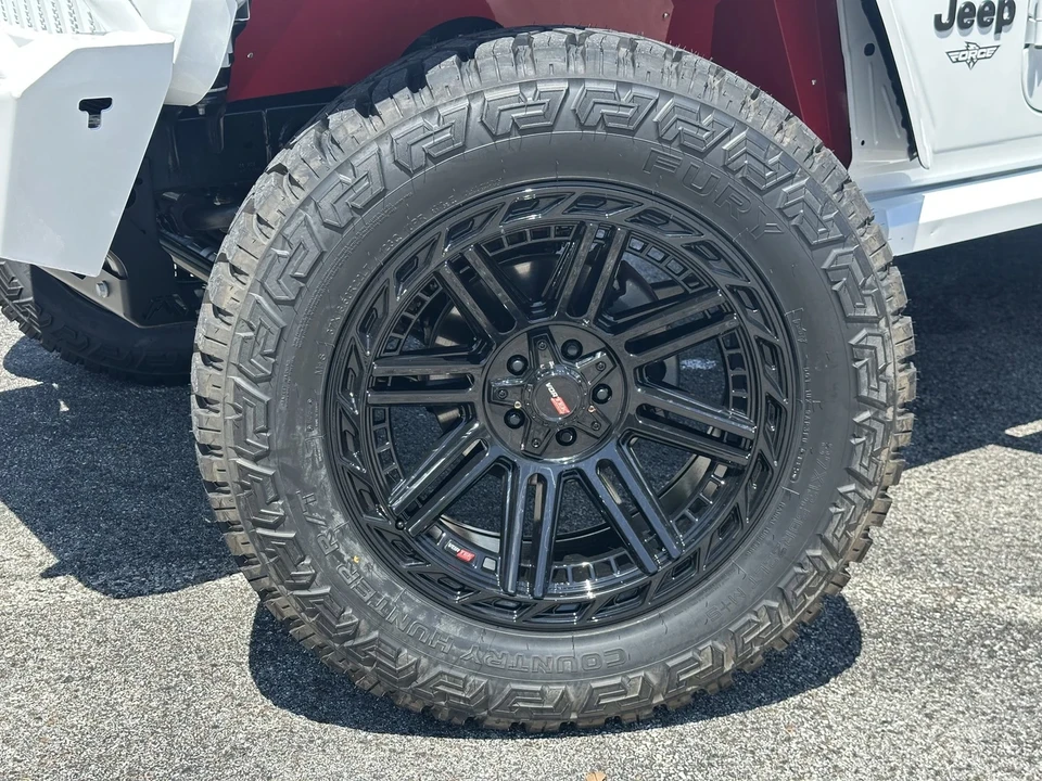 2025 Jeep JL Wrangler - Image 17 of 21