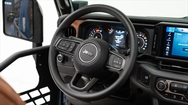2025 Jeep JL Wrangler - Image 20 of 21