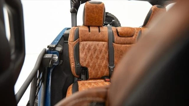 2025 Jeep JL Wrangler - Image 15 of 21