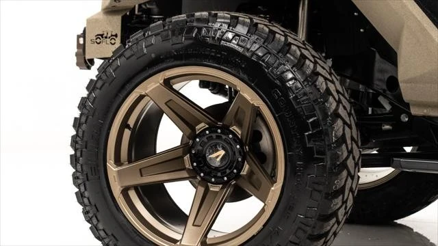 2025 Jeep JL Wrangler - Image 20 of 21