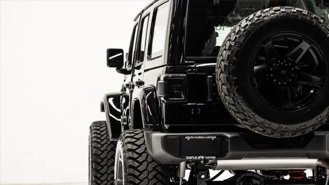2025 Jeep JL Wrangler - Image 18 of 21
