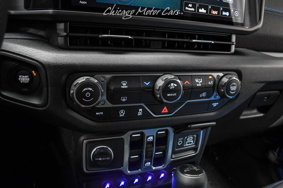 2025 Jeep JL Wrangler - Image 14 of 21