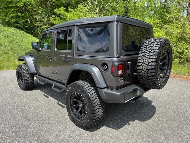 2025 Jeep JL Wrangler - Image 9 of 31