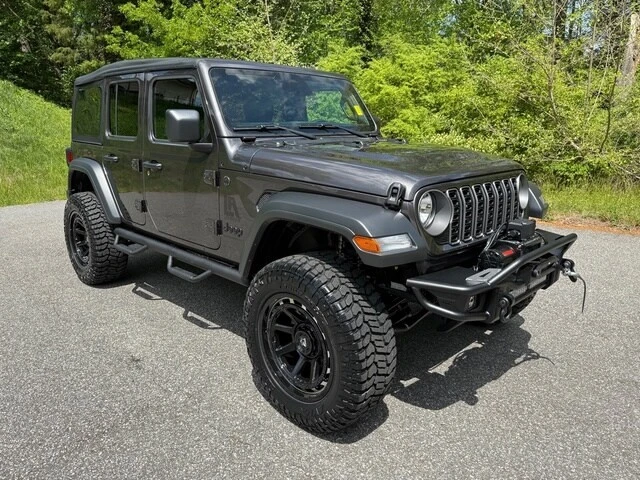 2025 Jeep JL Wrangler - Image 5 of 31