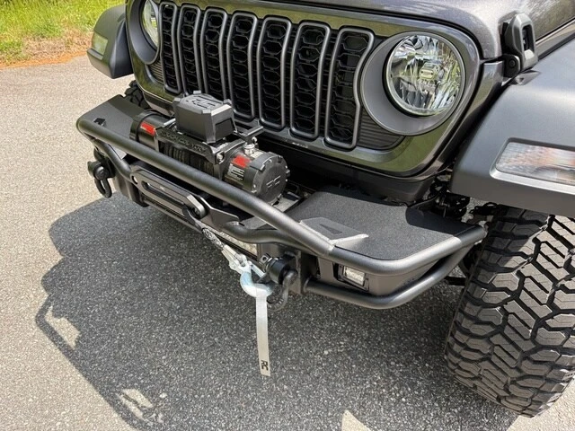 2025 Jeep JL Wrangler - Image 3 of 31