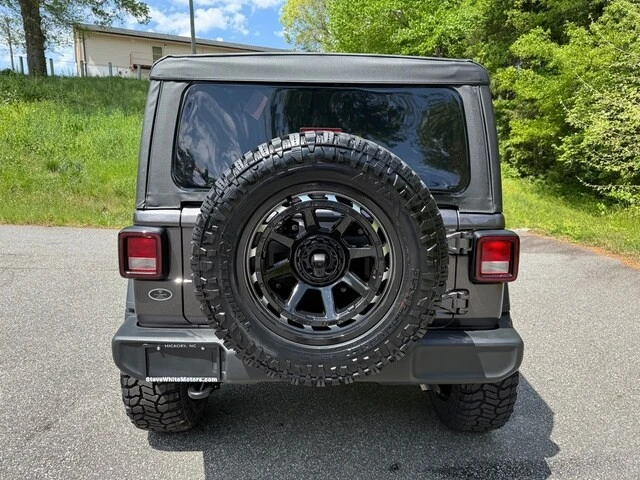 2025 Jeep JL Wrangler - Image 8 of 31
