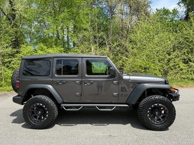 2025 Jeep JL Wrangler - Image 6 of 31