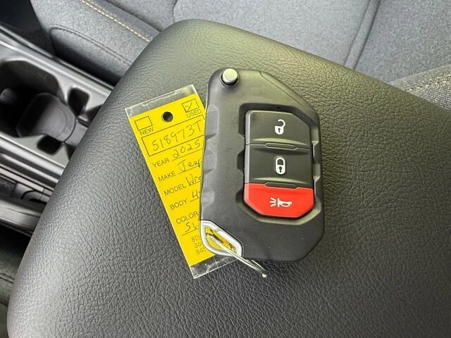2025 Jeep JL Wrangler - Image 30 of 31