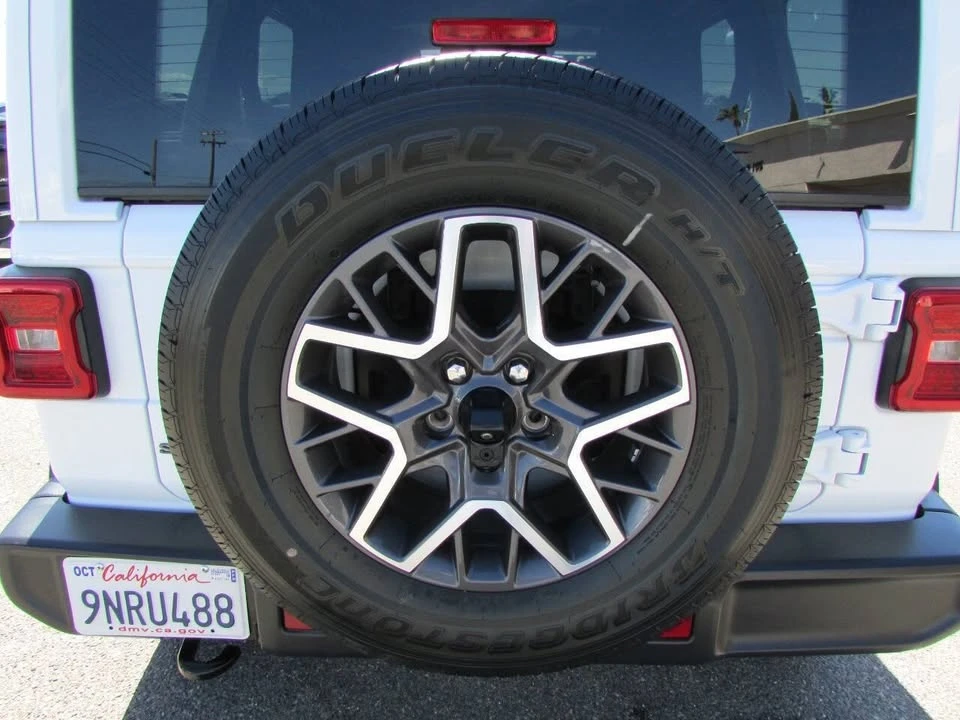 2025 Jeep JL Wrangler - Image 8 of 20