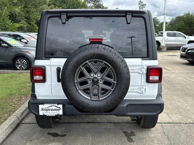 2025 Jeep JL Wrangler - Image 10 of 10