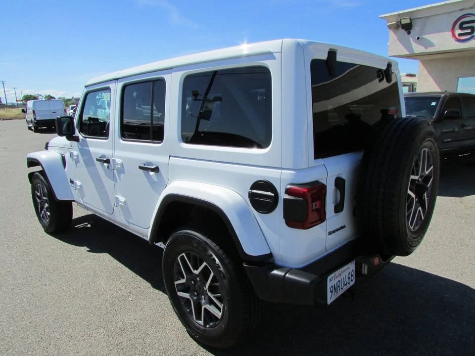 2025 Jeep JL Wrangler - Image 9 of 20
