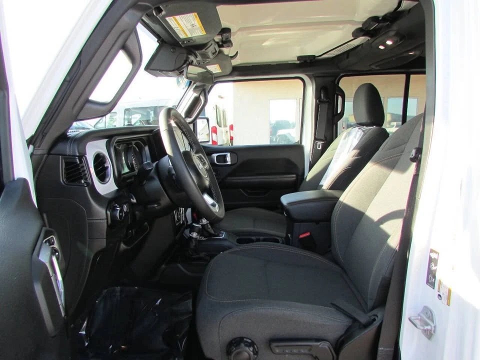 2025 Jeep JL Wrangler - Image 13 of 20
