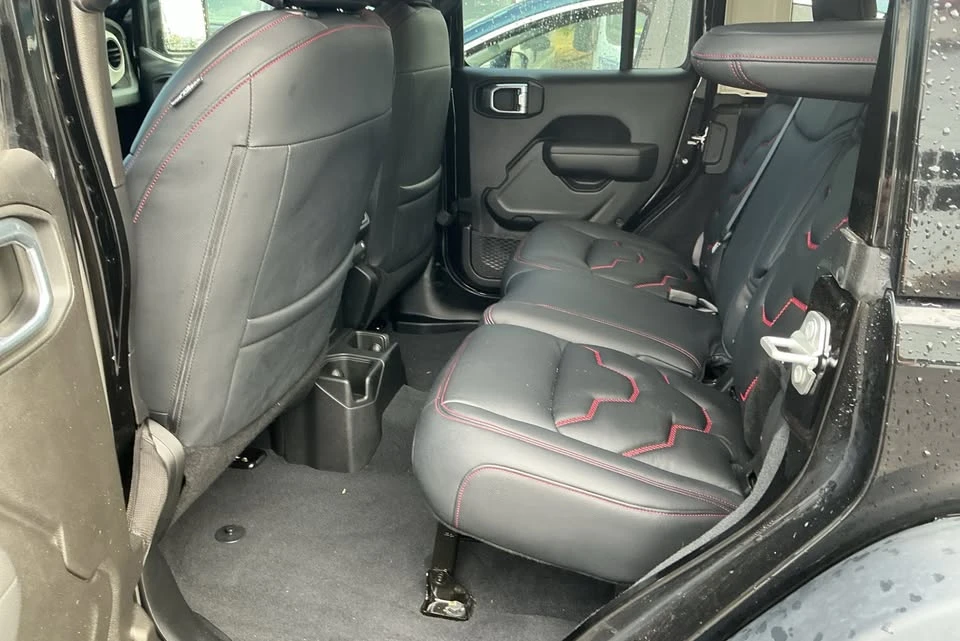 2025 Jeep JL Wrangler - Image 3 of 8