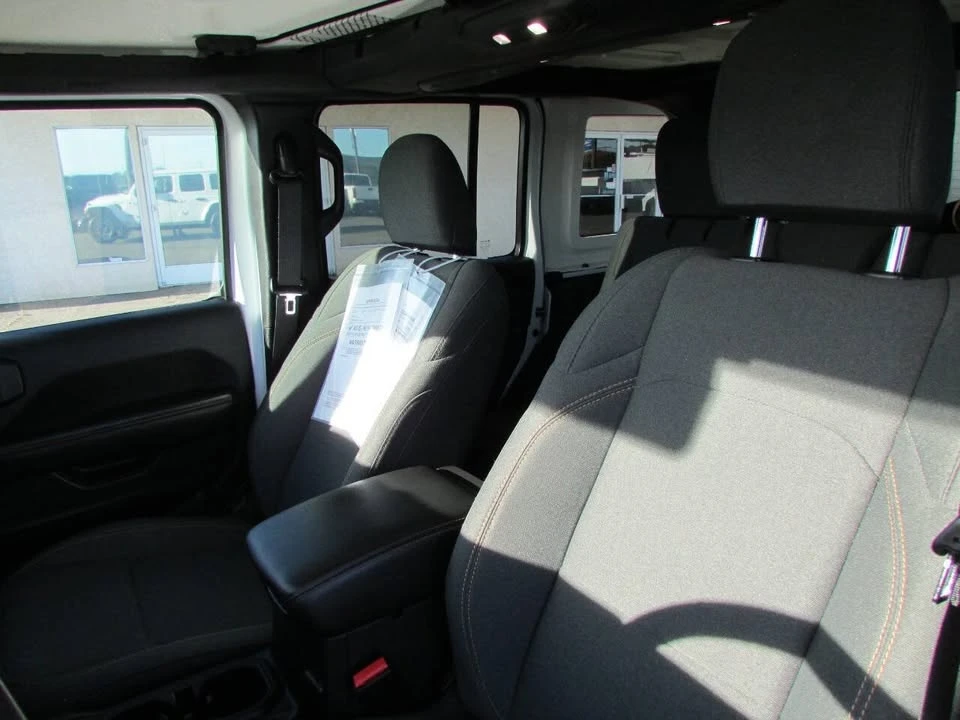 2025 Jeep JL Wrangler - Image 14 of 20