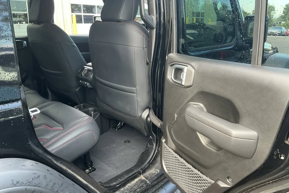 2025 Jeep JL Wrangler - Image 5 of 8
