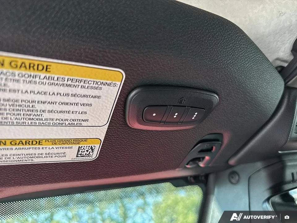 2025 Jeep JL Wrangler - Image 16 of 17