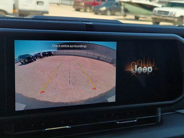 2025 Jeep JL Wrangler - Image 11 of 19