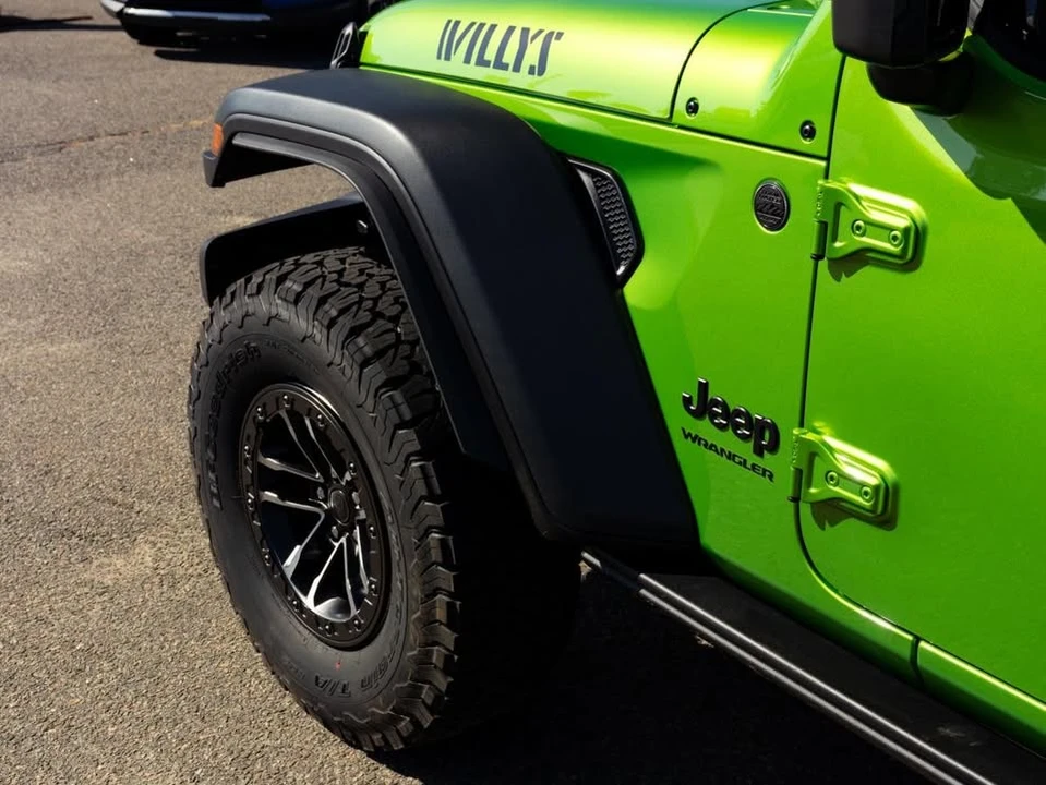 2025 Jeep JL Wrangler - Image 9 of 16